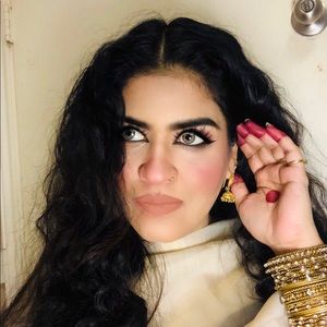 Meet your Posher, Mahi